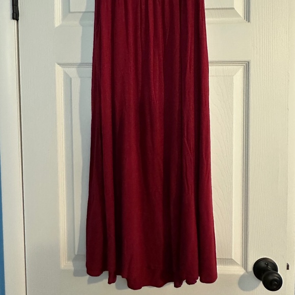 Fashion California Maroon Maxi Skirt w/ Pockets Size Small - Picture 2 of 6